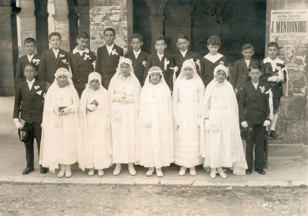 DocPictures/1936-Bedous-Communion-FondsBellocqChabanne.jpg