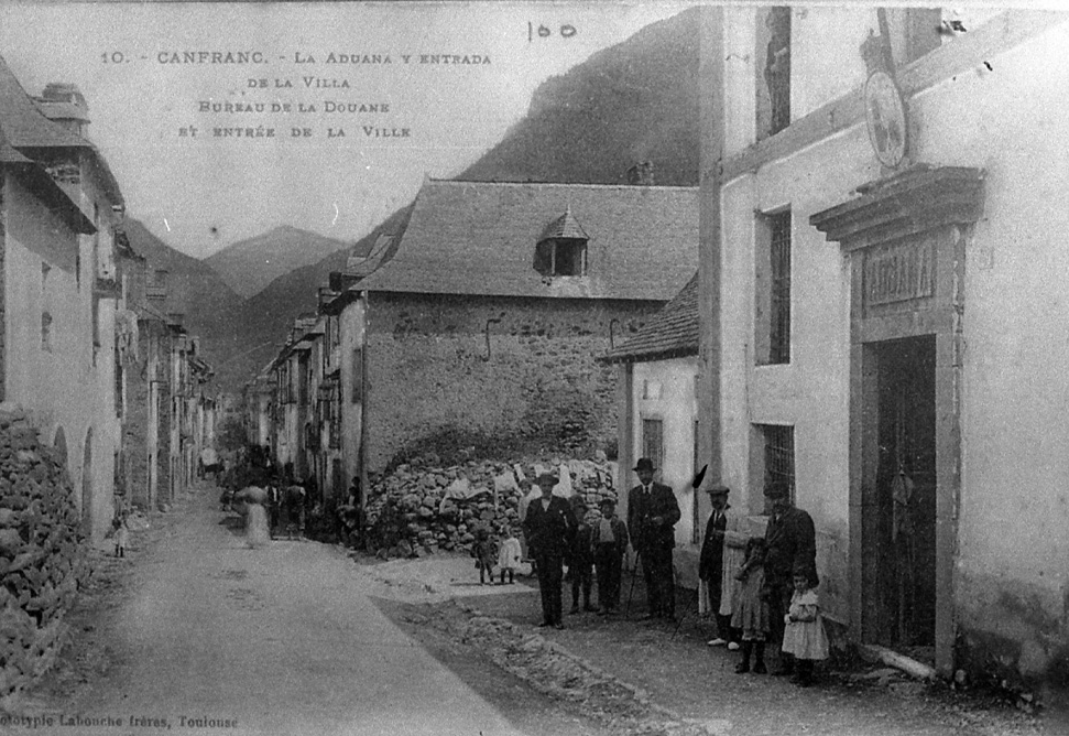 DocPictures/canfranc_douane.png