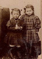 DocPictures/marie_et_anna_saffores.JPG